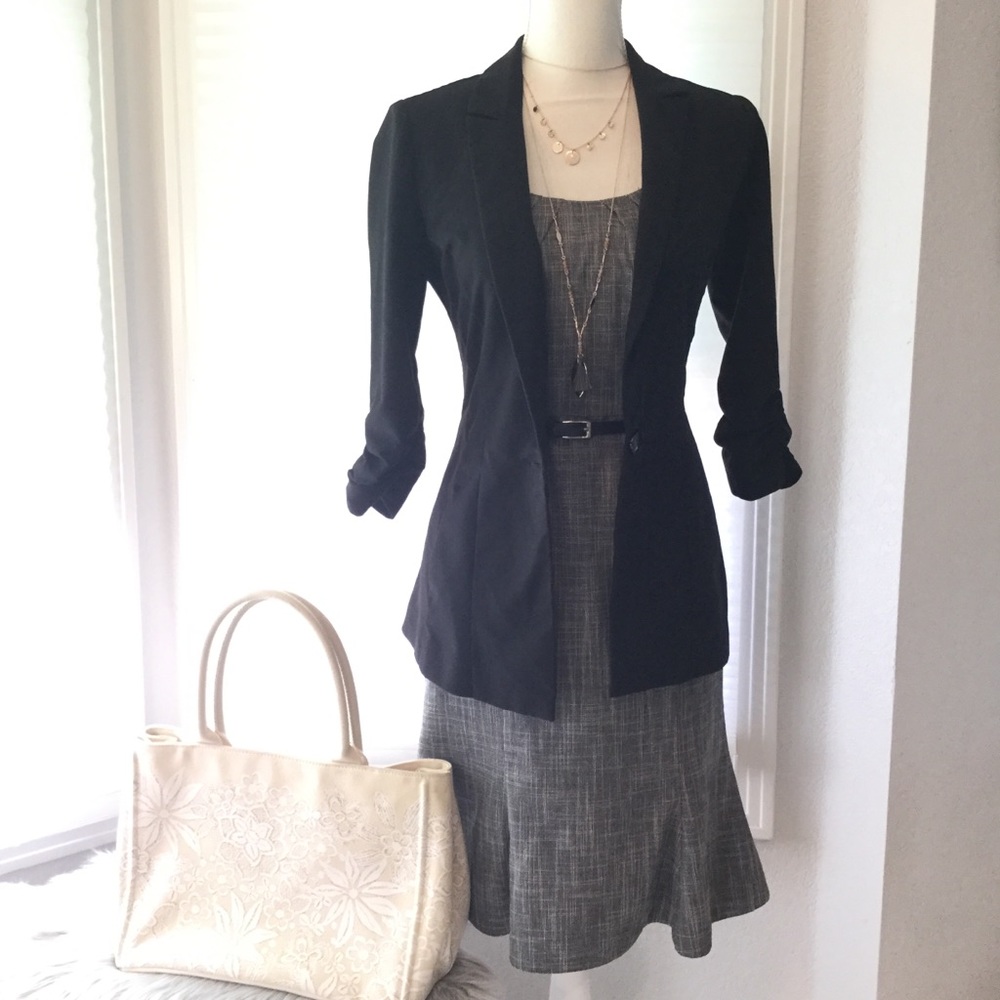 White House Black Market grey and black dress 💕